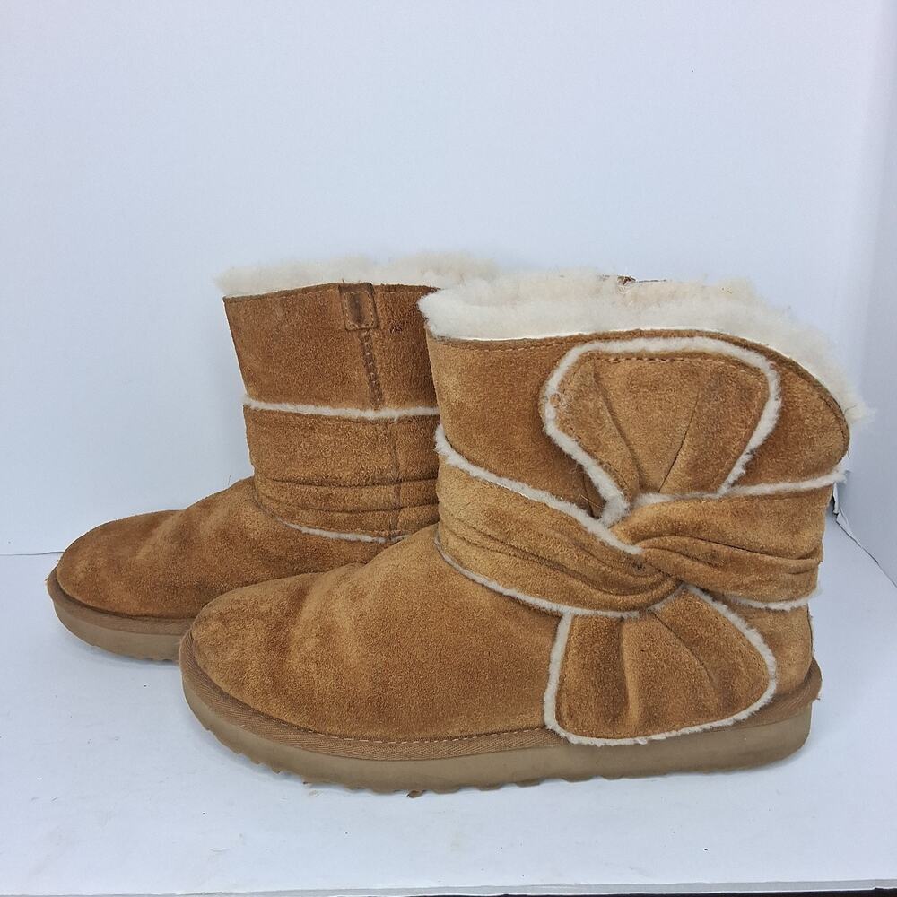 UGG Women's Mini Spill Seam Bailey Bow Boots - Size 8 Chestnut Shearling Ankle